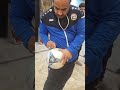 علي النونو كابتن المنخب اليمني للناشئين يوقعلي كرتي 