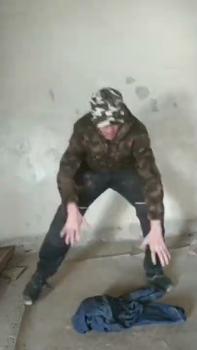 Сотрудник тюрьмы учит зека как правильно себя вести #тюрьма #приколы # ...