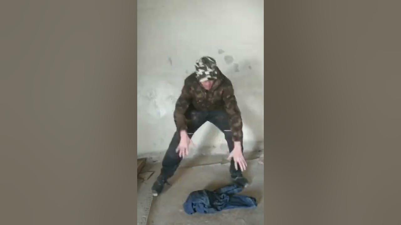 Сотрудник тюрьмы учит зека как правильно себя вести #тюрьма #приколы # ...