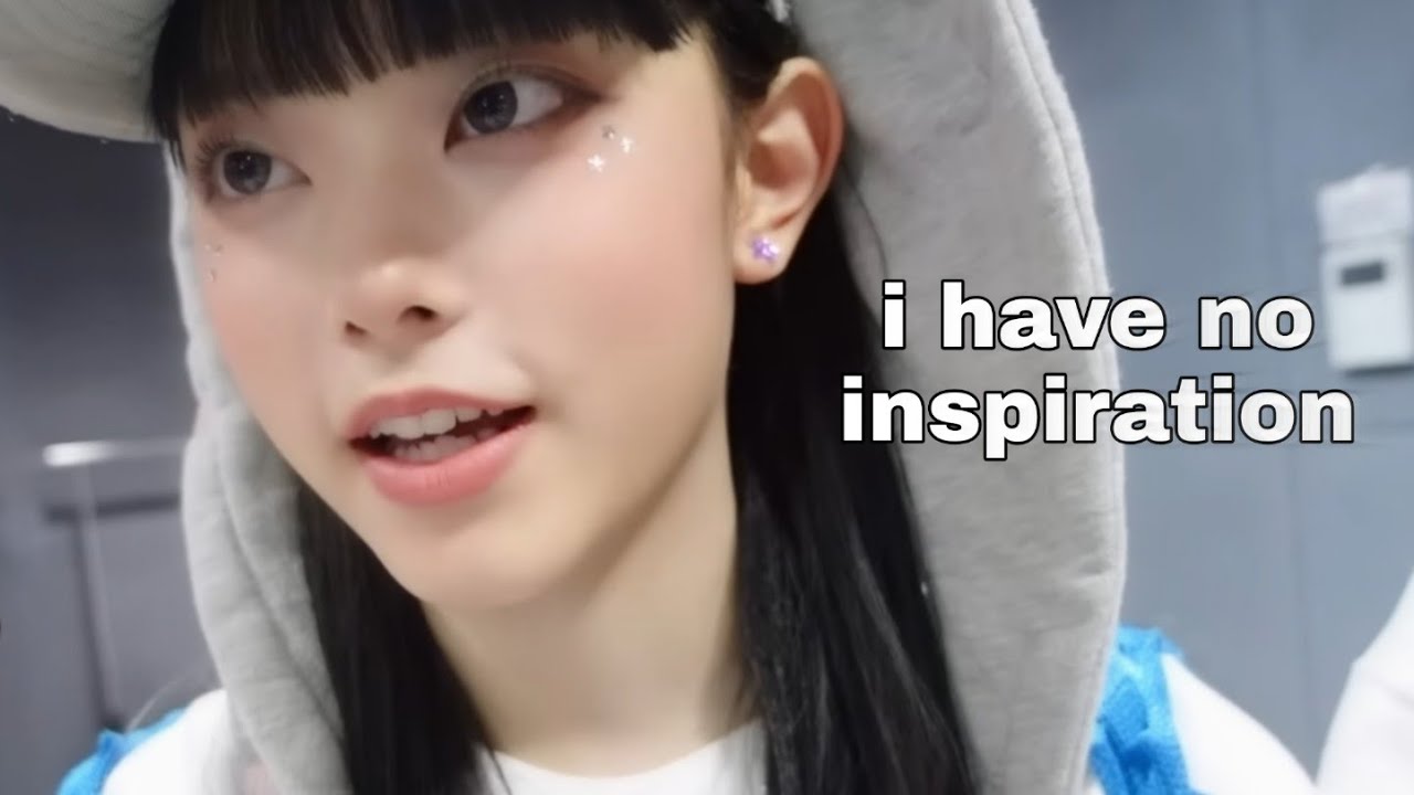 haerin showing her cat tomato wallpaper YouTube