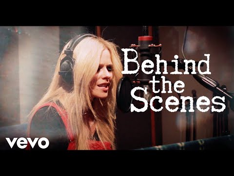 Avril Lavigne- Breakaway (Behind The Scenes)