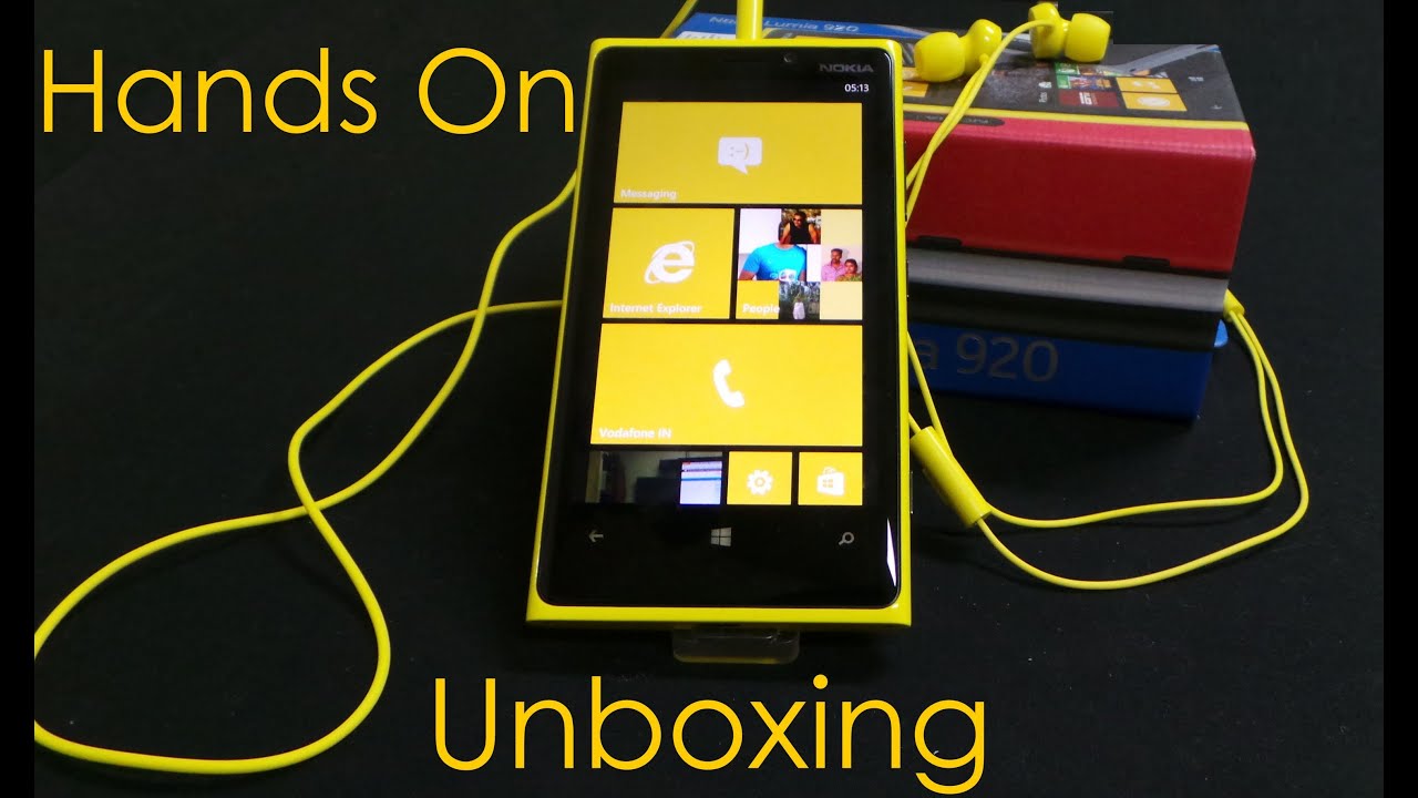 Nokia Lumia 920 - Unboxing & Hands-on - Cursed4Eva.com