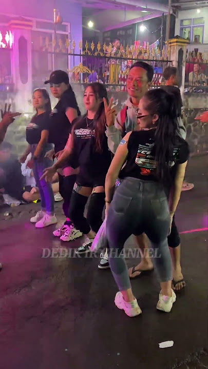 Mbak valen pakai kacamata kece #shorts #viral #fyp @dediki