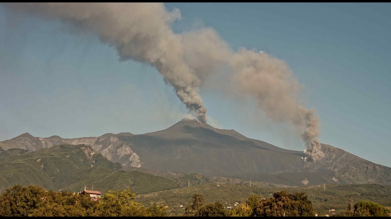 Mount Etna Live – Santa Venerina — Santa Venerina, Sicily live camera thumbnail