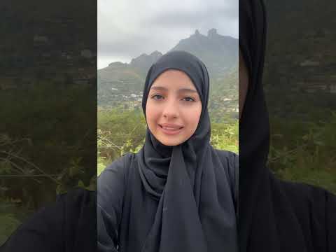 ماريا قحطان من أمام جبل الدقيق