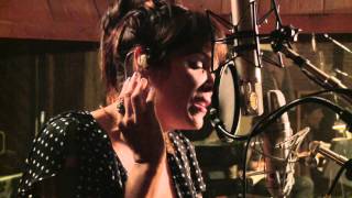 Beth Hart - "Tell 'Em To Hold On" - Session Highlight album Better Than Home