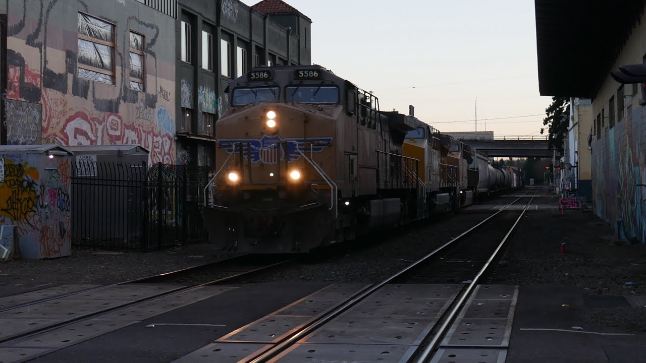 Union Pacific 5586 manifest in the alley on SE Taylor street in Portland OR
