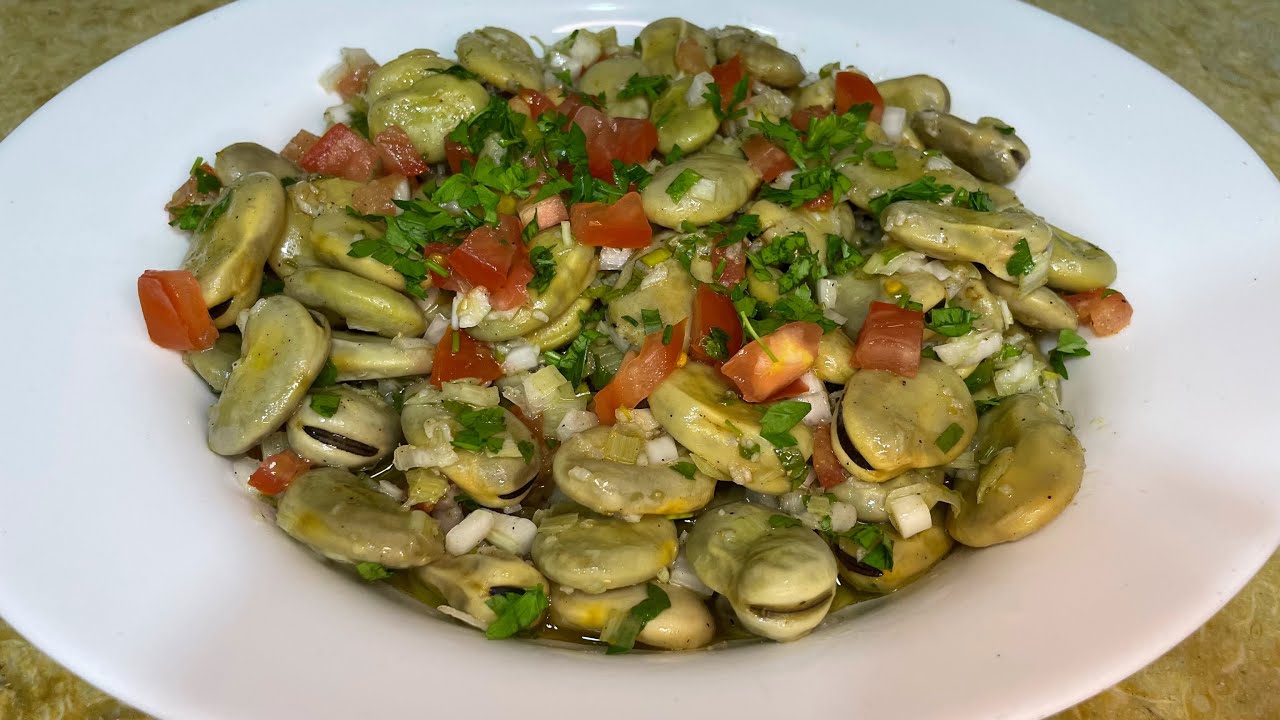 سلاطة فول أخضر حامضة و بنيينة و لفول طايب زبدة😍