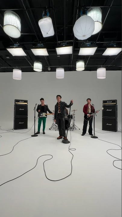 Happy #DoItLikeThat Week 😎 #tomorrow_x_together #jonasbrothers