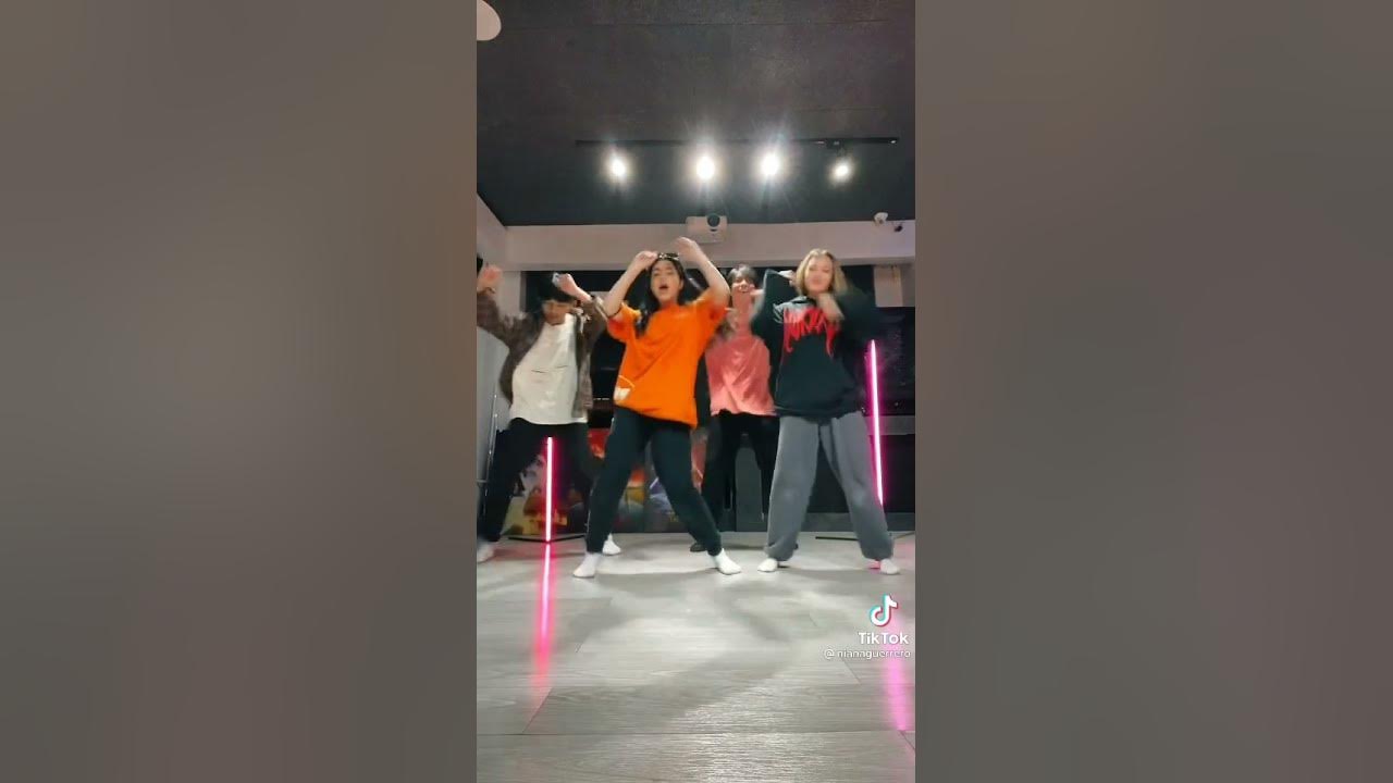 Niana Guerrero "Bow bow bow" dance cover with squad