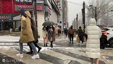 Snowy GANGNAM, Dec 18, 2021, The First Heavy Snowfall in Seoul. 4K Seoul Korea Walk.