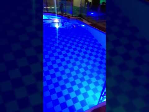 مسبح مع اضائة ليلية رائعة وجذابة في اروع شاليهات الرياض الرمال ٢٠٢٢