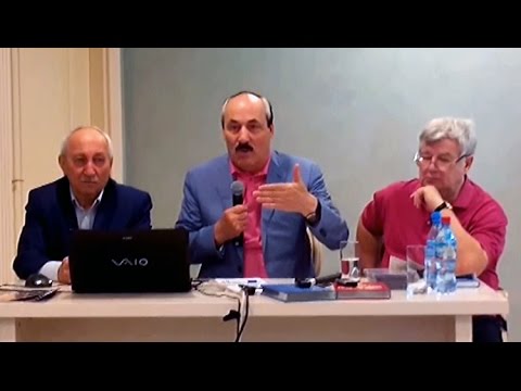 Vidéo: Ramazan Abdulatipov : ancien professeur de communisme scientifique et président du Daghestan