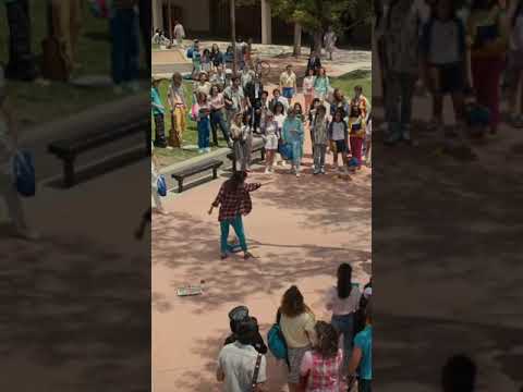 تصميم مسلسل أشياء غريبة    