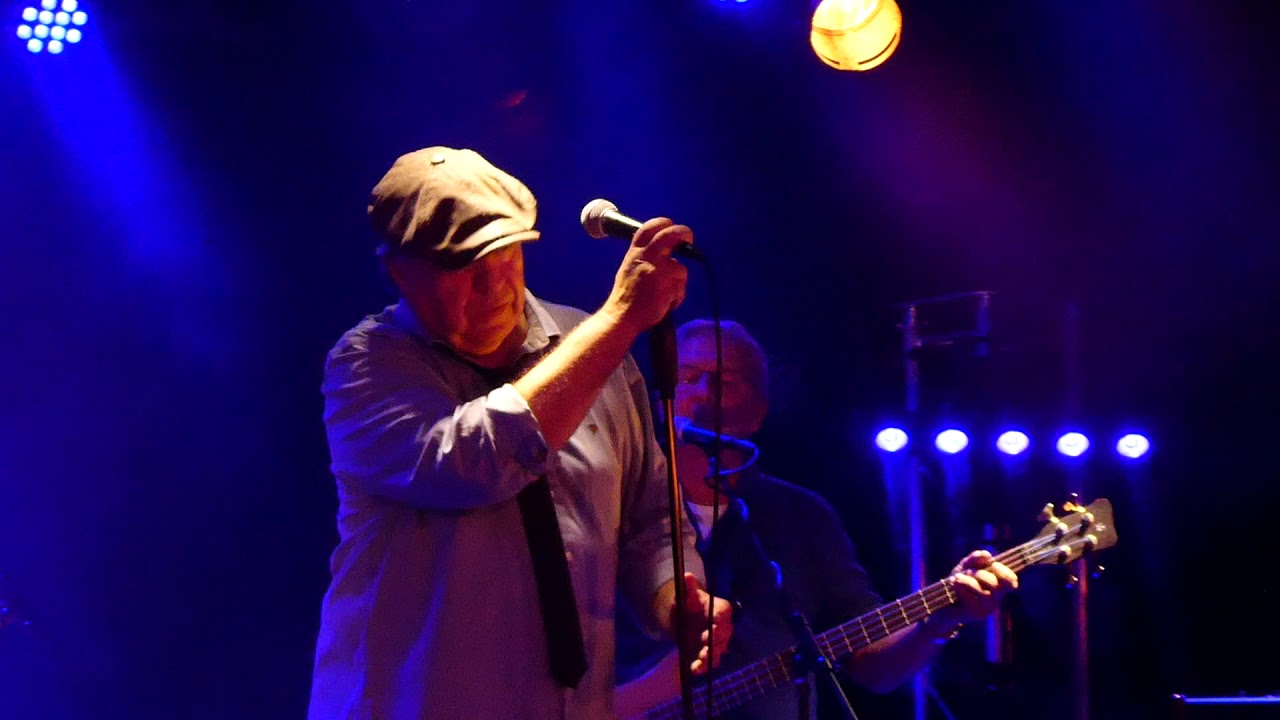 Hamar Bluesband playing Get Close To You