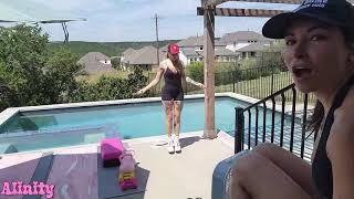 WORKOUT STREAM WITH LauraLux