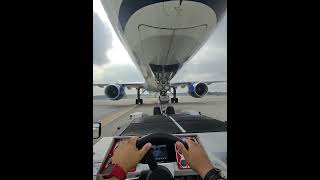 Boeing 757-200 Pushback Safe And Smooth With Gratitude From The Flight Crew