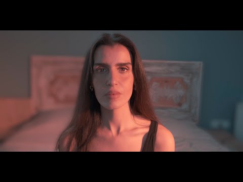 Yaprak Çamlıca - Yabancı (Official Video)