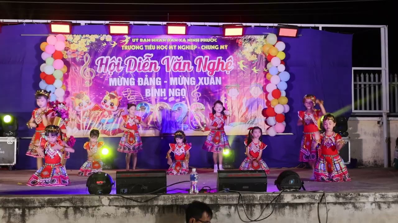 Cô Giáo Em Là Hoa E Ban🌸 Trường Tiểu Học Mỹ Nghiệp Chung Mỹ