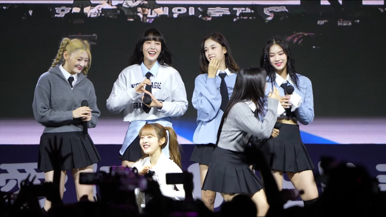 220928 STAYC (스테이씨) - RUN2U / BEAUTIFUL MONSTER / 인제대학교 축제 직캠 (Fancam) #stayc #스테이씨