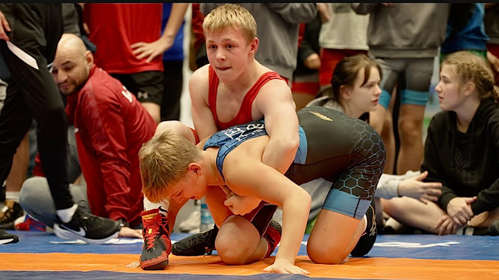 U13 Pavel Zadoroznõi (EST) vs Semen Hriazov (UKR) 60kg. Greco-roman boys youth wrestling. B-cam-man