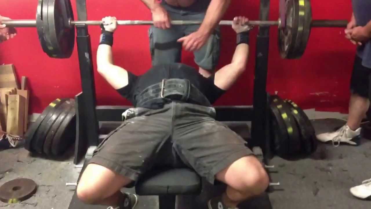 Joe Winkler Bench press 370 with bands 5/9/13