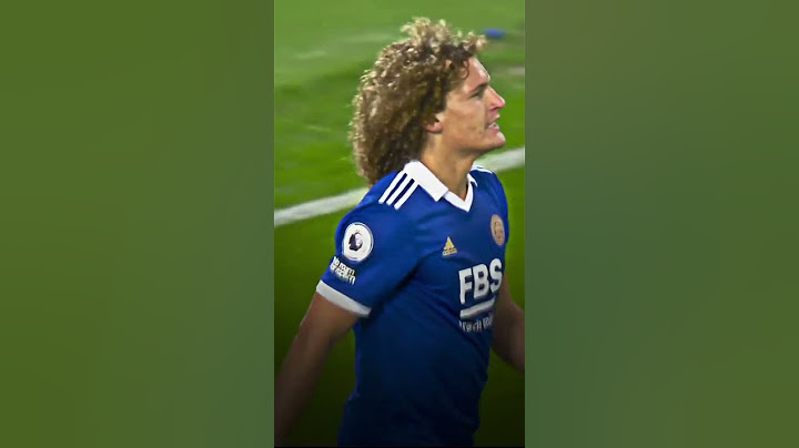 Two OWN goals in the same game 😱 #WoutFaes #darwinnúñez