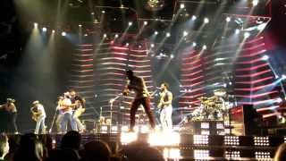 Bruno Mars getting down like James Brown!