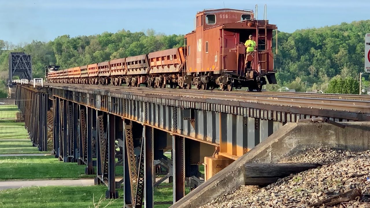 Caboose Horn Salute 4 Me While Backing Over Bridge!  Railroad Switching On Mile + Long Bridge In WVa