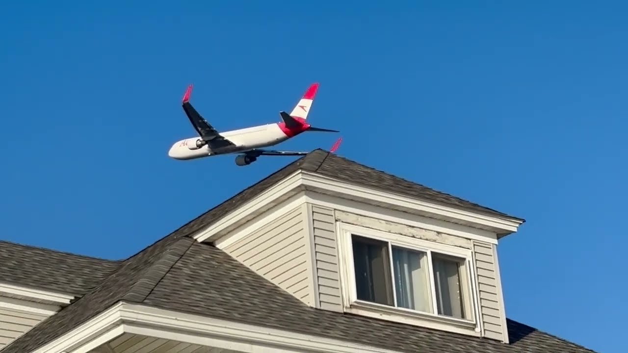 Airplane takeoffs in Boston, Massachusetts (September 12, 2025) Part 2