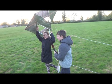 How to make a large box kite!
