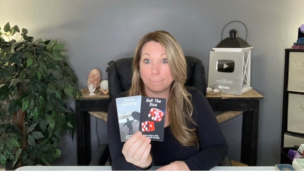 Водолей ♒️ Ты оставил их далеко позади… И вот они снова идут… Любовный гороскоп на картах Таро