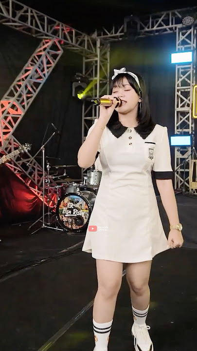 Mas gelang anting reborn siji . Ngono pors cah ? 😋 #esaristy #dangdut #tombokangen