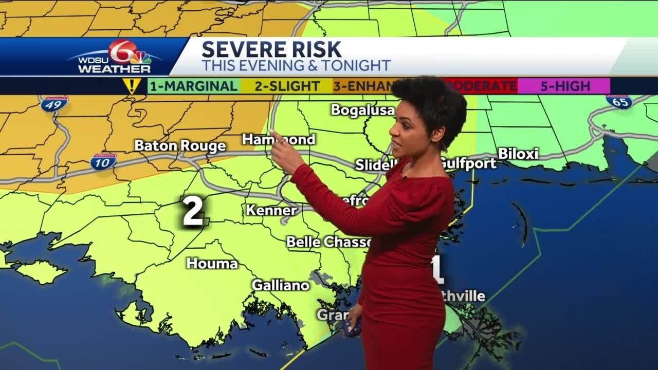 Stormy start to the weekend, severe threat - YouTube