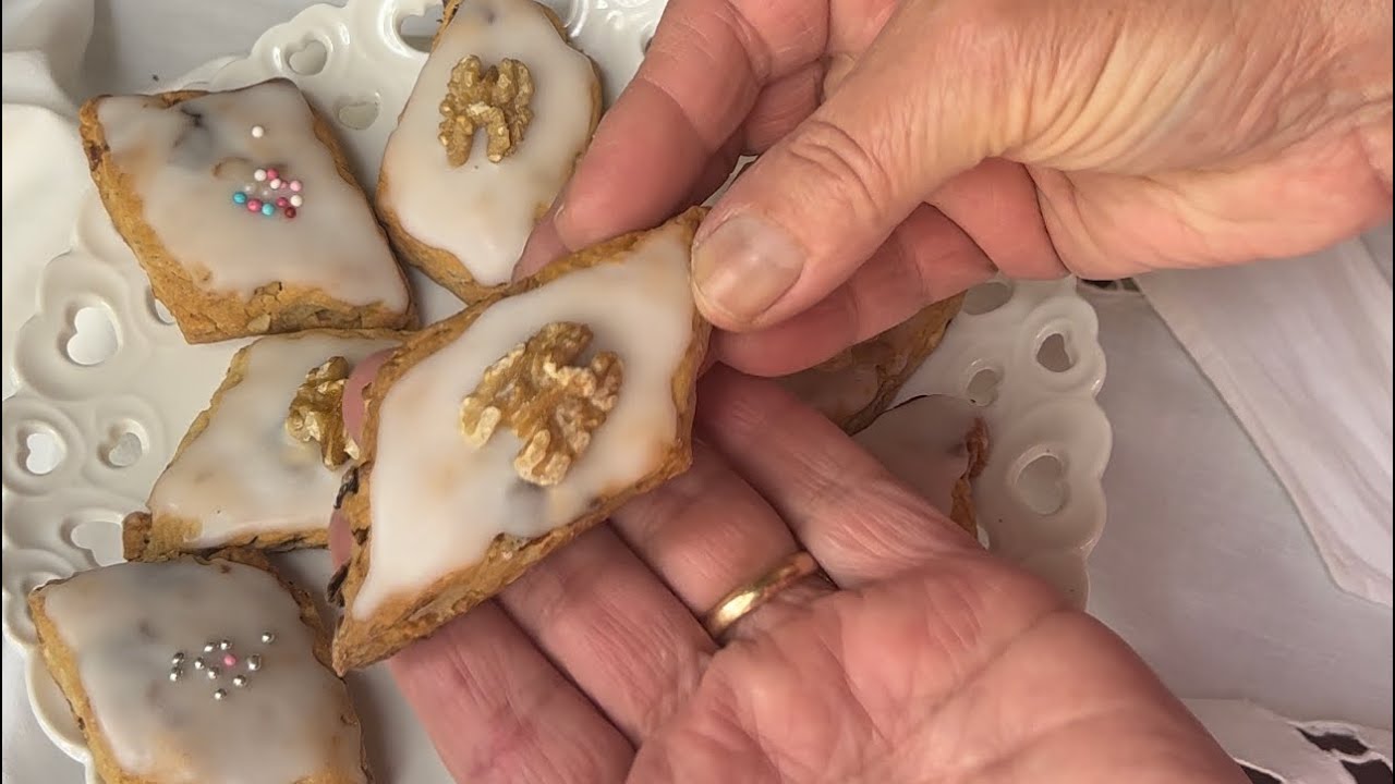 Sa cappa  ghiaccia per rifinire i dolci con ricetta de sos pabassinos 