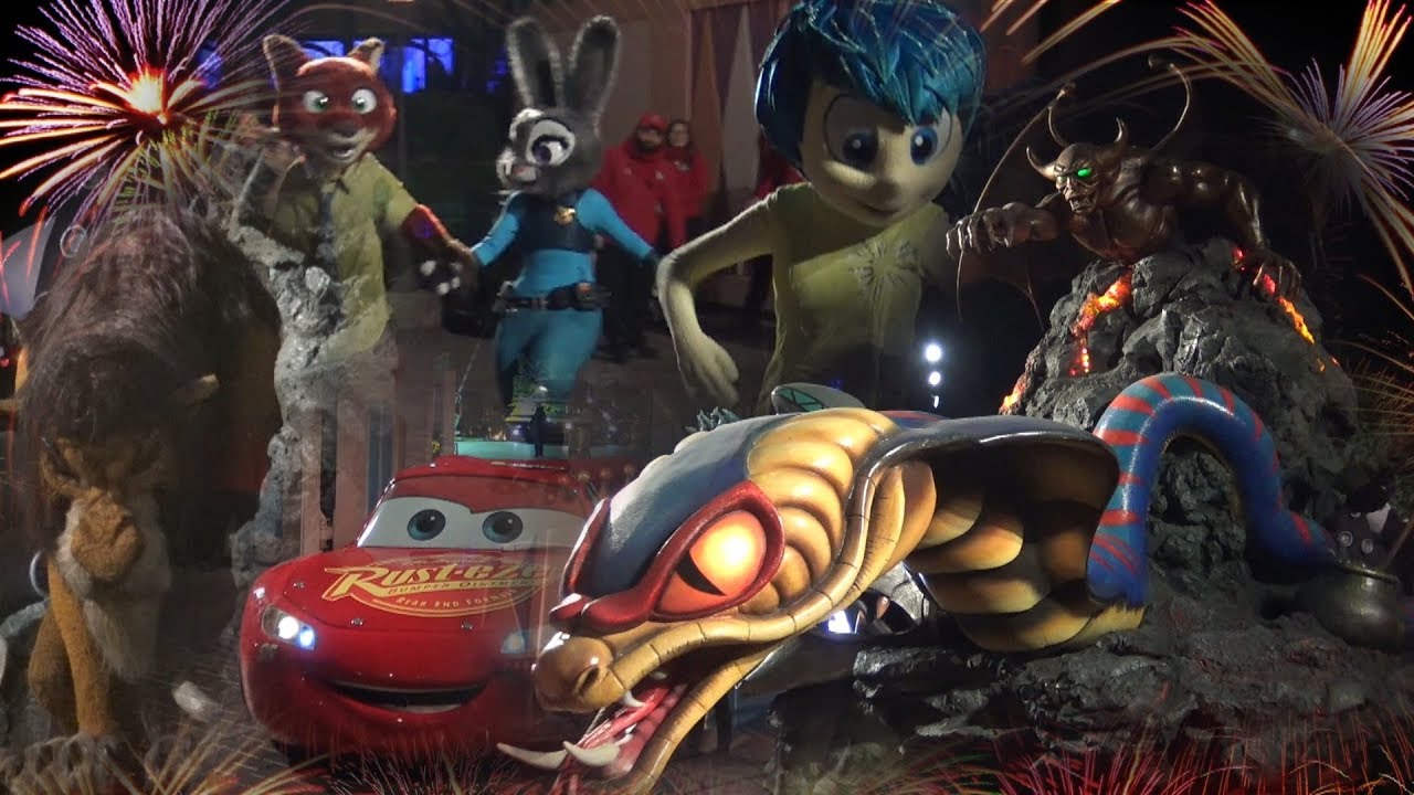 Disneyland Paris - The Incredible New Year's Eve Parade - 31/12/2018