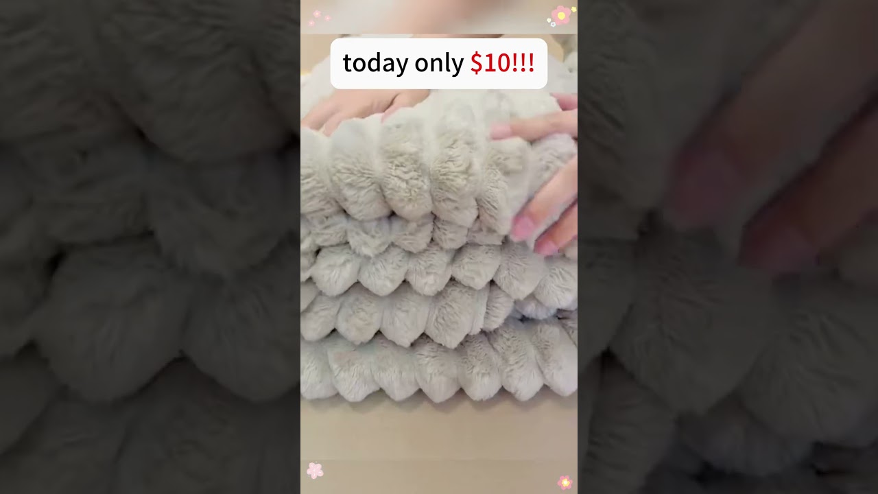 Cozy vibes with our soft throw blankets 