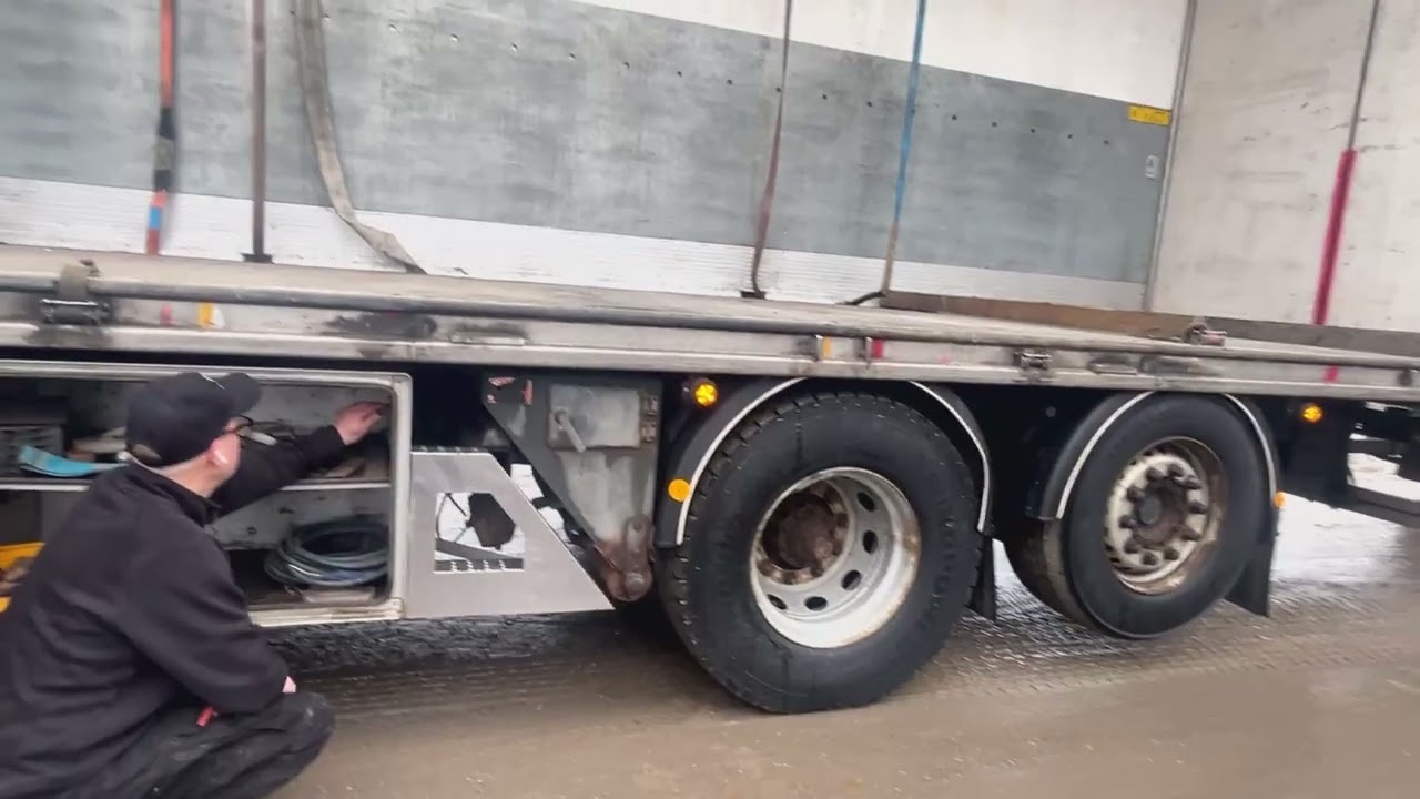 Lastbil med släp SCANIA R560 LB6X2X4