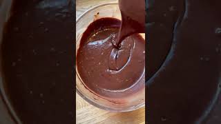 Layer Cake Chocolat 100% au Micro-Ondes | Recette Facile et Rapide