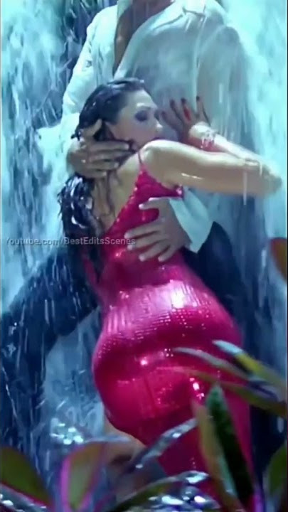 Karishma Kapoor Very Rein Day Quite Look Very Hot Tight Bodycon Outfit Bollywood Home