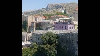Mostar Köprüsünden Mostar şehrinin görünümü. çok güzel ve eğlenceliydi.