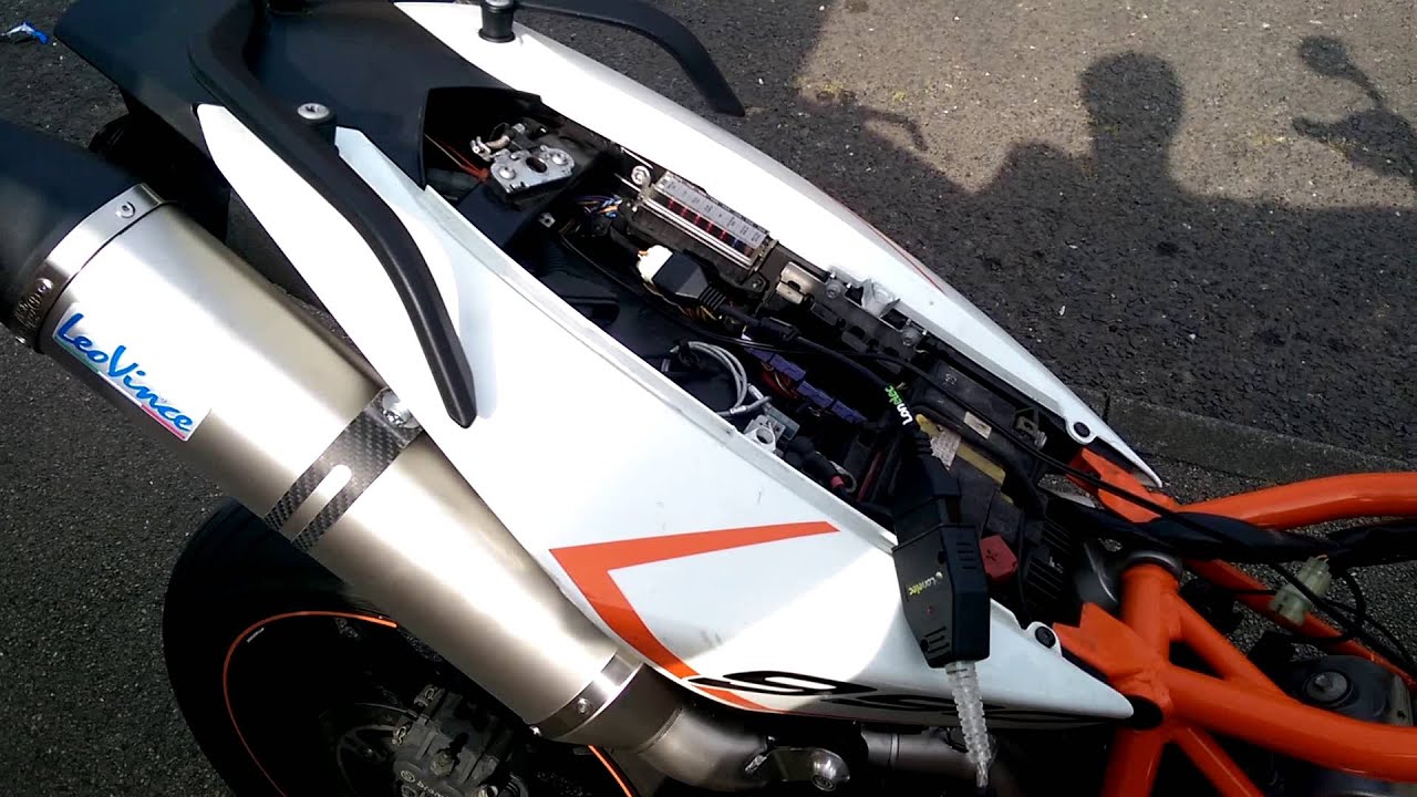 KTM 990 AMT Leo Vince & Rottweiler - YouTube