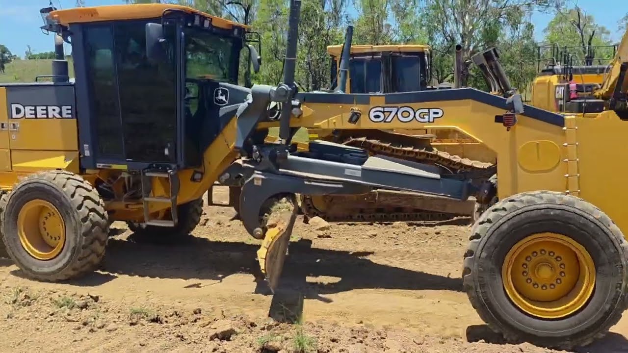 John Deere 670GP Motor Grader 