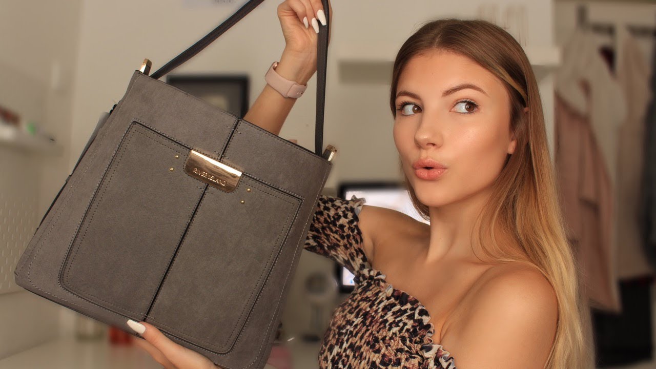 WHATS IN MY SCHOOL BAG 2018?