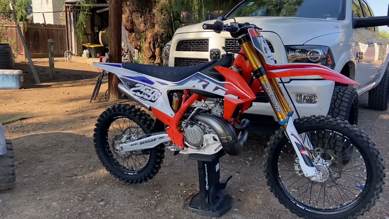 2022 KTM 250sx 2 stroke w/ Pro circuit 