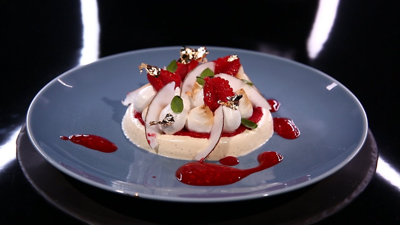 Parfait noix de coco, gelée de framboises et meringue au combawa par Emmanuel Ryon (#DPDC))