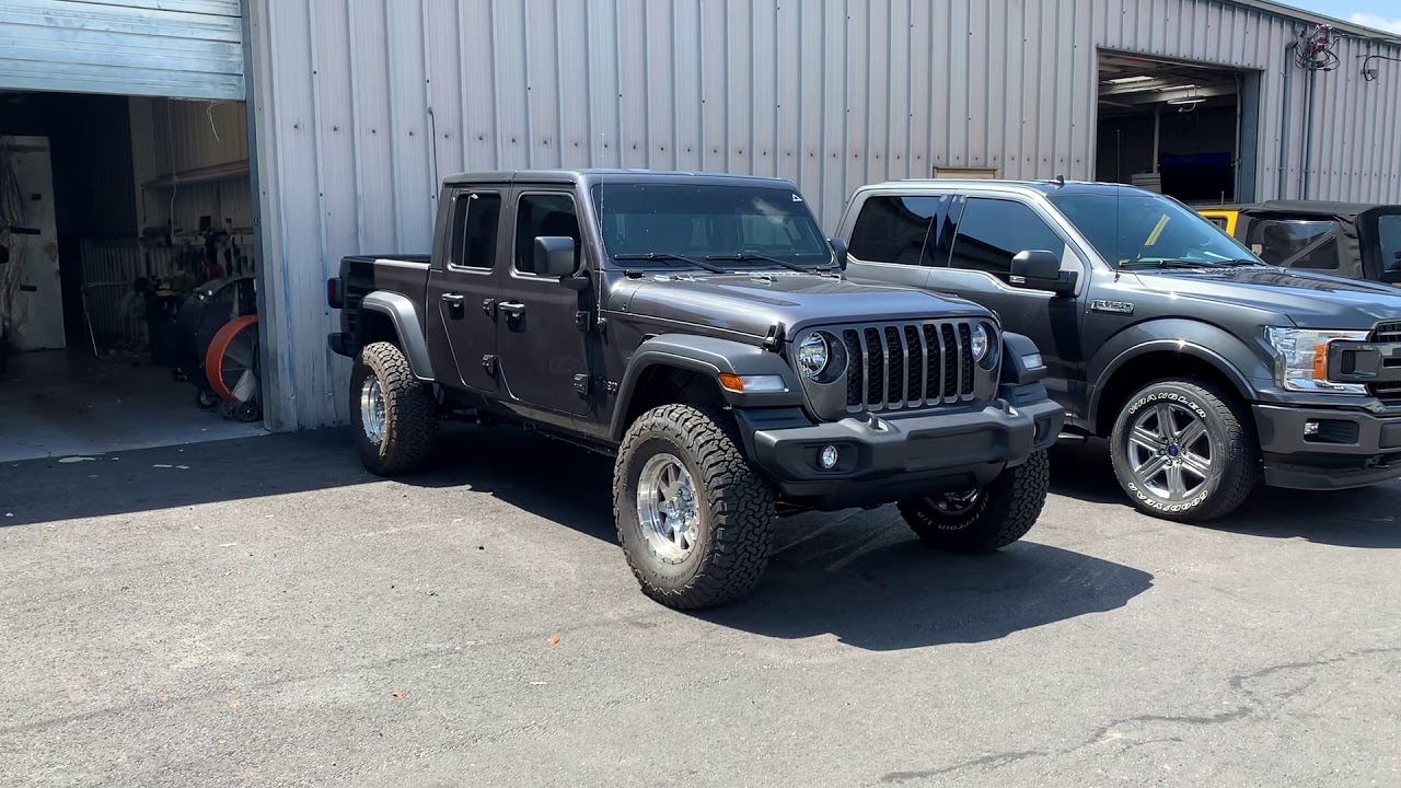 Jeep Gladiator Lifted Method Wheels BF Goodrich Akins - YouTube