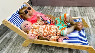 Download Lagu Monkey Kaka and Monkey Mit are lying on the new bed that dad bought for them. MP3