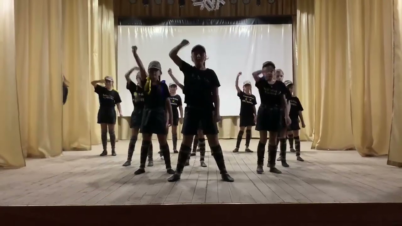 Колектив “Butterfly” Тлумацького БДЮТ.Танцювальна композиція «І буде весна»