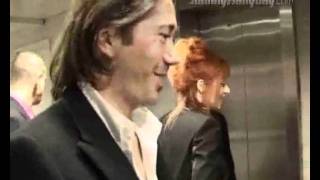 Mylène Farmer - La chanteuse rencontre Johnny Hallyday aux NRJ Music Awards le 18-01-2003